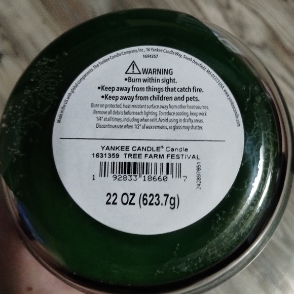 22 oz Yankee Candle - Tree Farm Festival - Picture 3 of 3